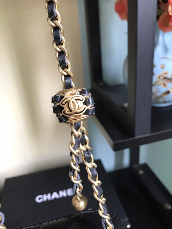 CL SMALL VANITY WITH CHAIN