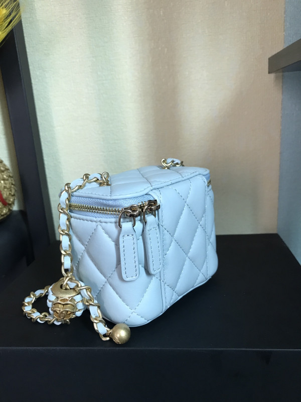 CL SMALL VANITY WITH CHAIN