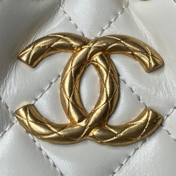 CL SMALL BUCKET BAG