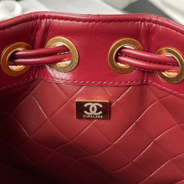 CL SMALL BUCKET BAG