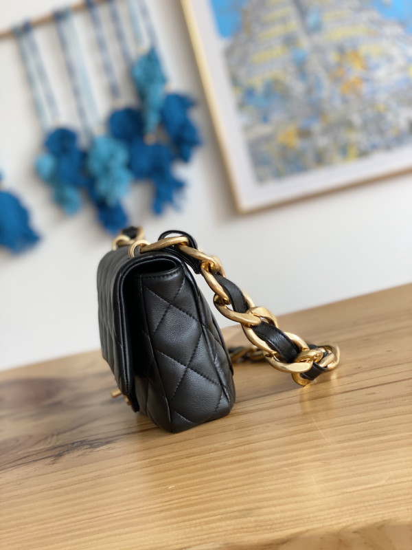 CL SMALL FLAP BAG