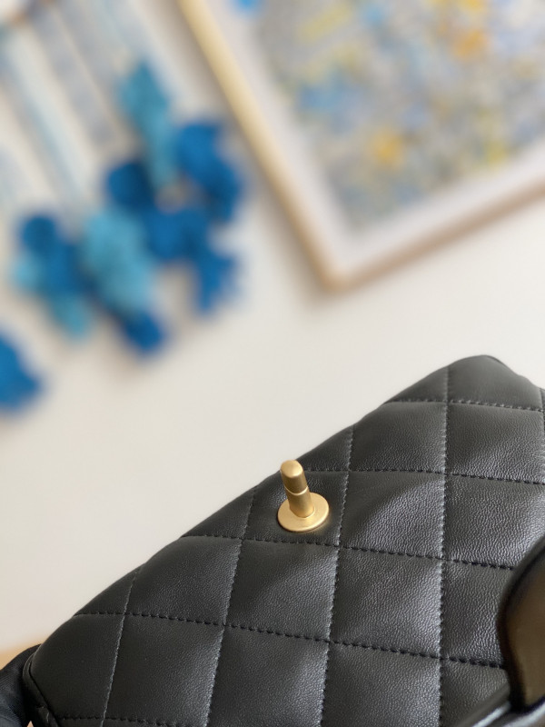CL SMALL FLAP BAG