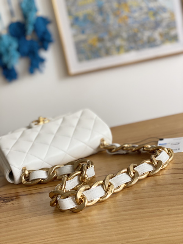 CL SMALL FLAP BAG