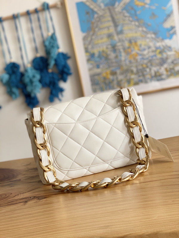 CL LARGE FLAP BAG