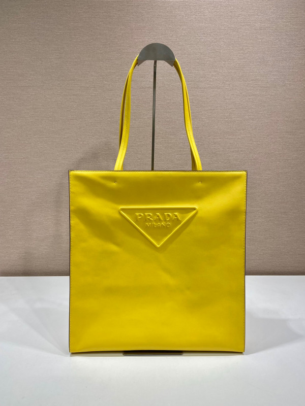 Pra*a leather tote bag