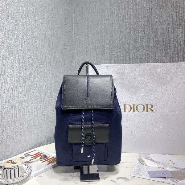 D*or backpack