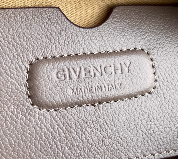 GIVENCHY NANO ANTIGONA