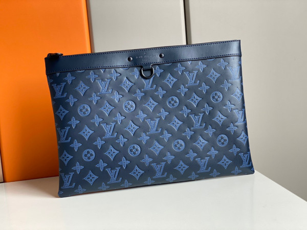 l**is V*t*n discovery pochette gm