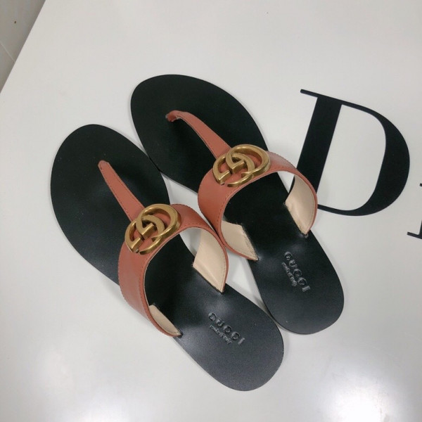 G*u*i leather thong sandal with double g