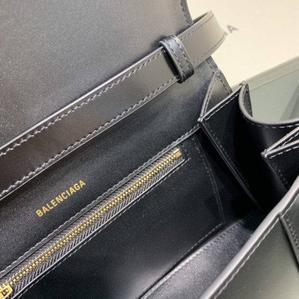 Ba*len*cia*ga hourglass chain bag