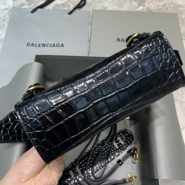 Ba*len*cia*ga neo classic mini top handle bag