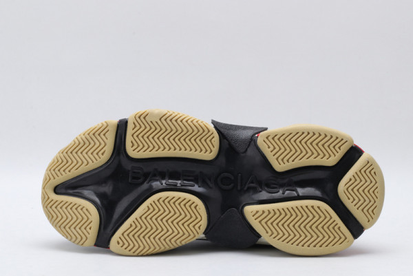 Ba*len*cia*ga triple s