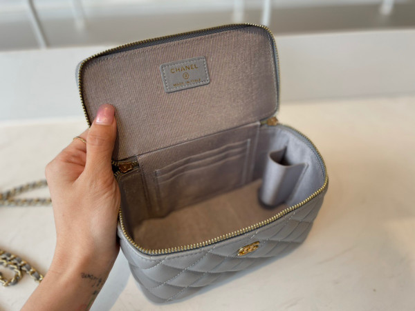 CL VANITY CASE