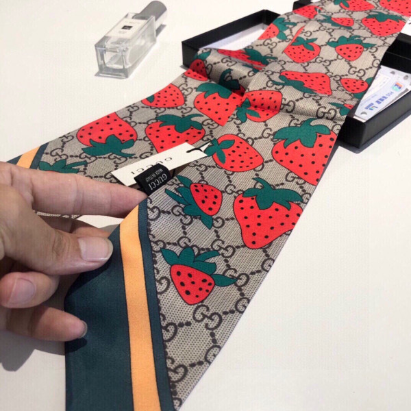G*u*i bandeau