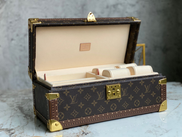 l**is V*t*n coffret accessoires