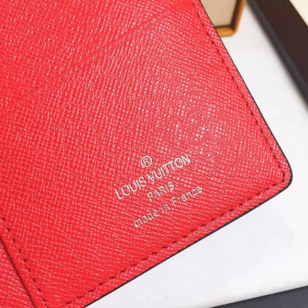 l**is v*t*n S*p*e wallet