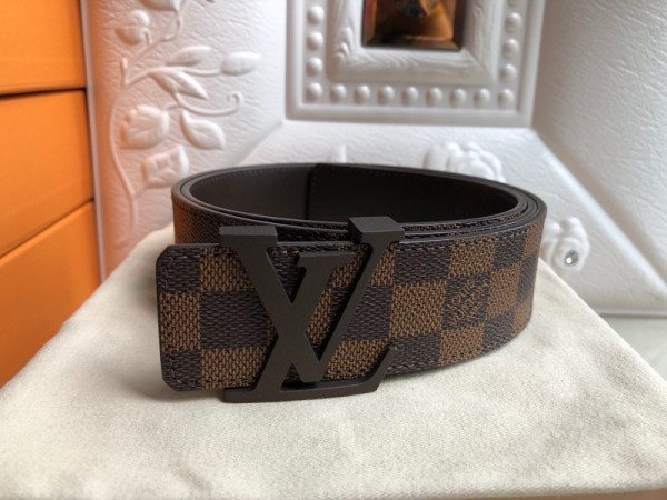 l**is V*t*n belt