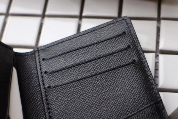 l**is V*t*n pocket organizer
