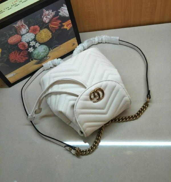 G*u*i gg marmont matelassé backpack 528129