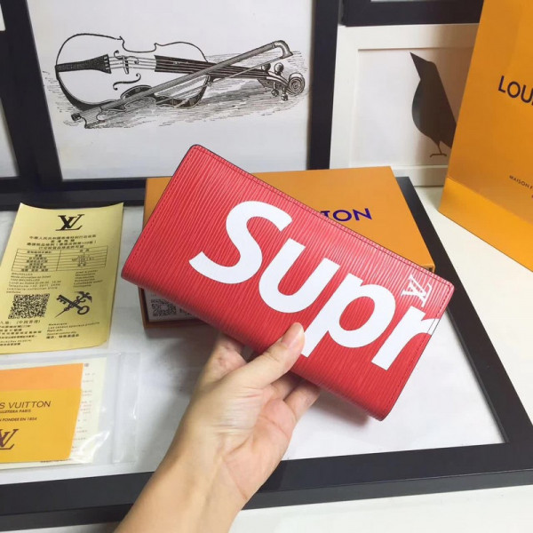 l**is v*t*n S*p*e wallet