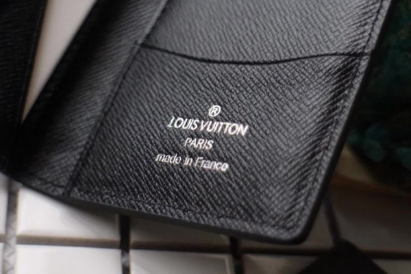 l**is V*t*n pocket organizer