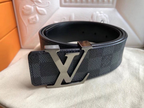 l**is V*t*n belt