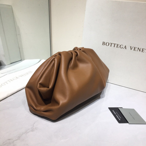 Bo*te*ga ve*ne*ta the pouch
