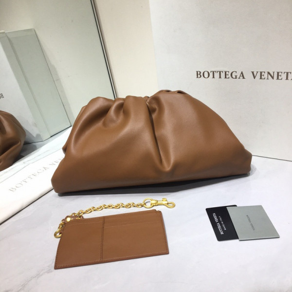 Bo*te*ga ve*ne*ta the pouch