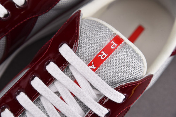 Pra*a sneaker