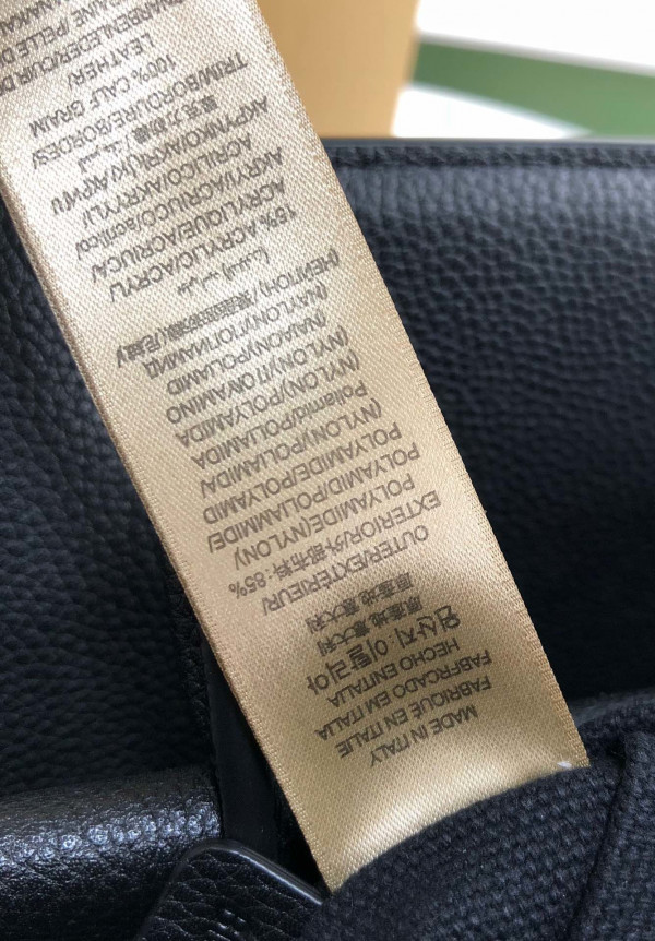 B**rry medium leather title bag
