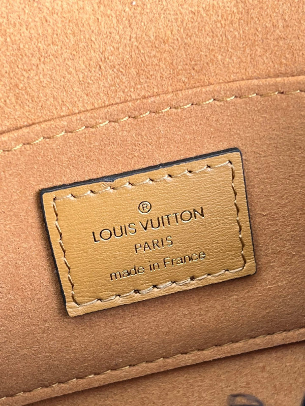 l**is V*t*n dauphine mini