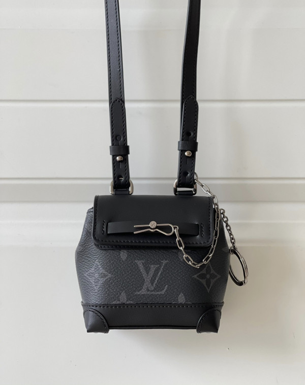 l**is V*t*n mini steamer pouch