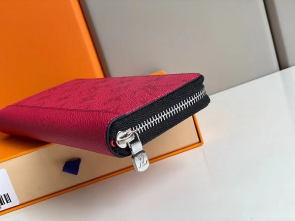 l**is V*t*n zippy wallet