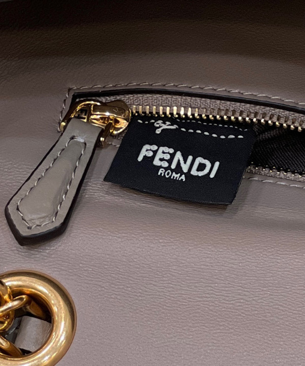 F**di baguette chain midi 397b98-24*14*7cm