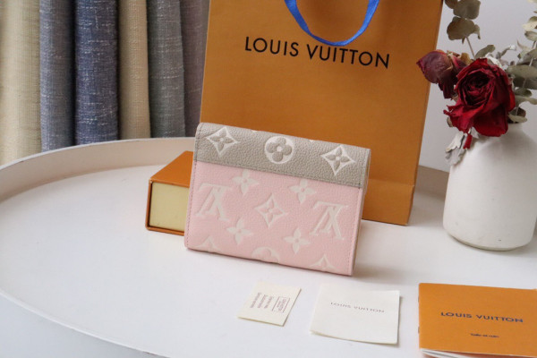 l**is V*t*n victorine wallet