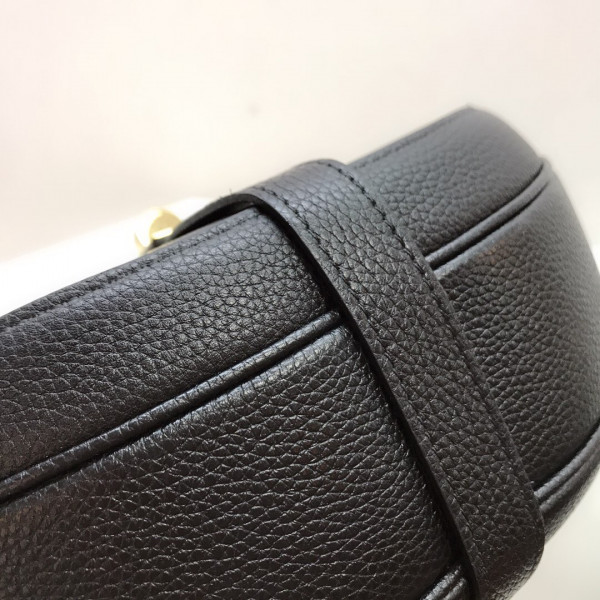 Ce**e besace 16 bag in grained calfskin