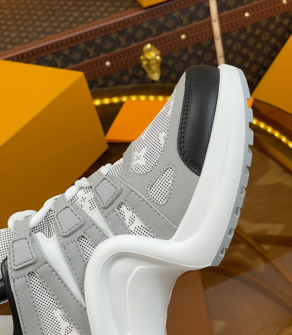 l**is V*t*n archlight sneaker
