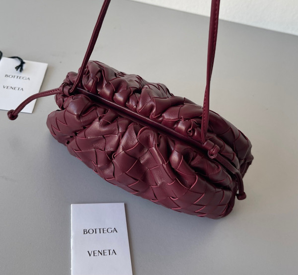 Bo*te*ga ve*ne*ta mini pouch