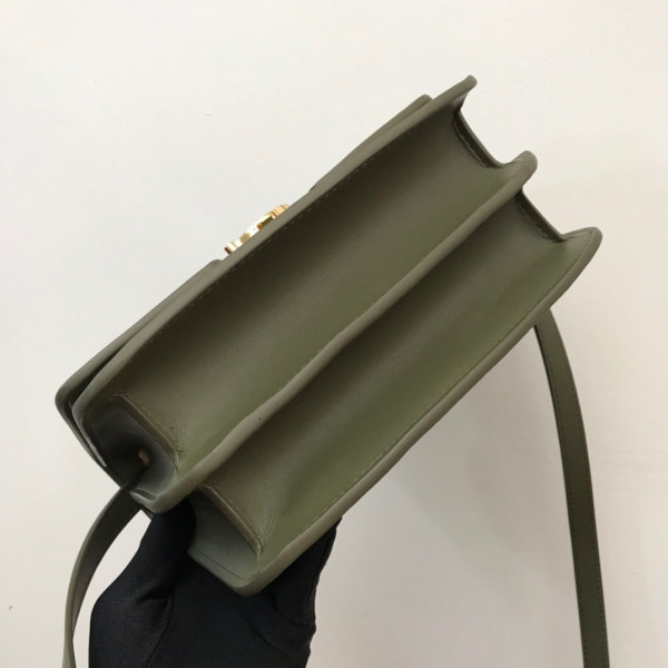 B**rry small tb bag