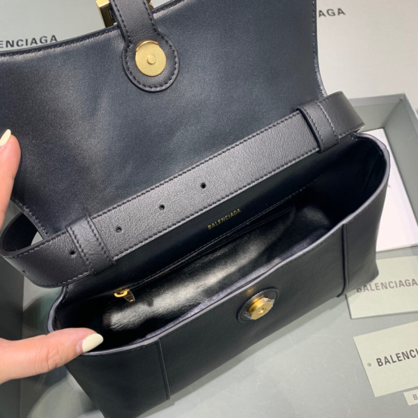 Ba*len*cia*ga downtown medium shoulder bag
