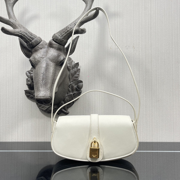Ce**e clutch on strap