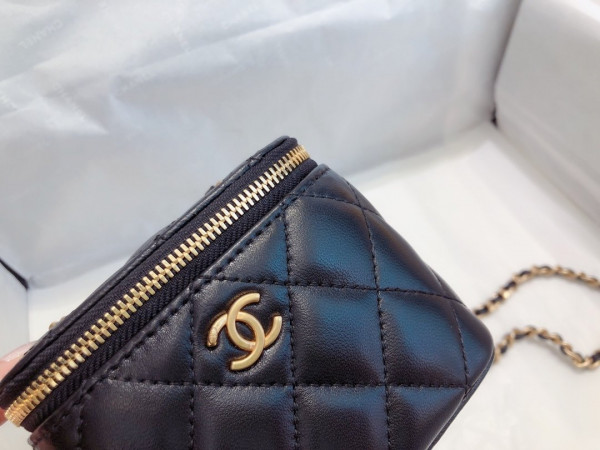 CL VANITY CASE