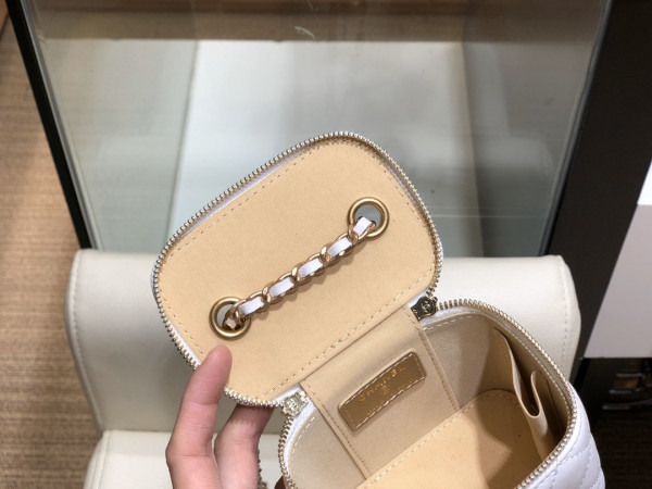 CL VANITY CASE