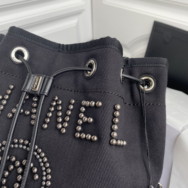 CL BUCKET BAG