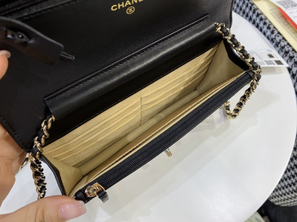 CL CHAIN WALLET