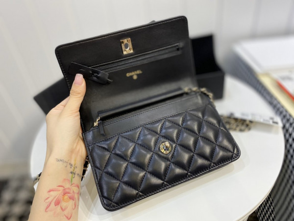 CL CHAIN WALLET