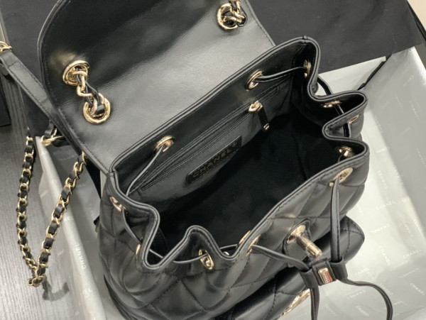 CL BACKPACK IN LAMBSKIN WITH GOLD HARDWARE