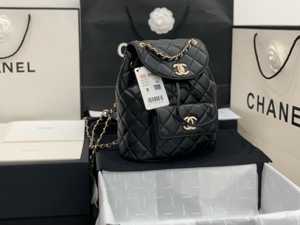 CL BACKPACK IN LAMBSKIN WITH GOLD HARDWARE