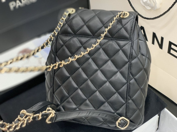 CL BACKPACK IN LAMBSKIN WITH GOLD HARDWARE