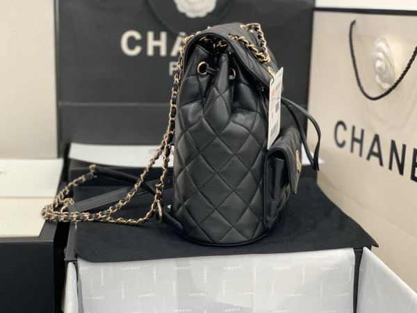 CL BACKPACK IN LAMBSKIN WITH GOLD HARDWARE